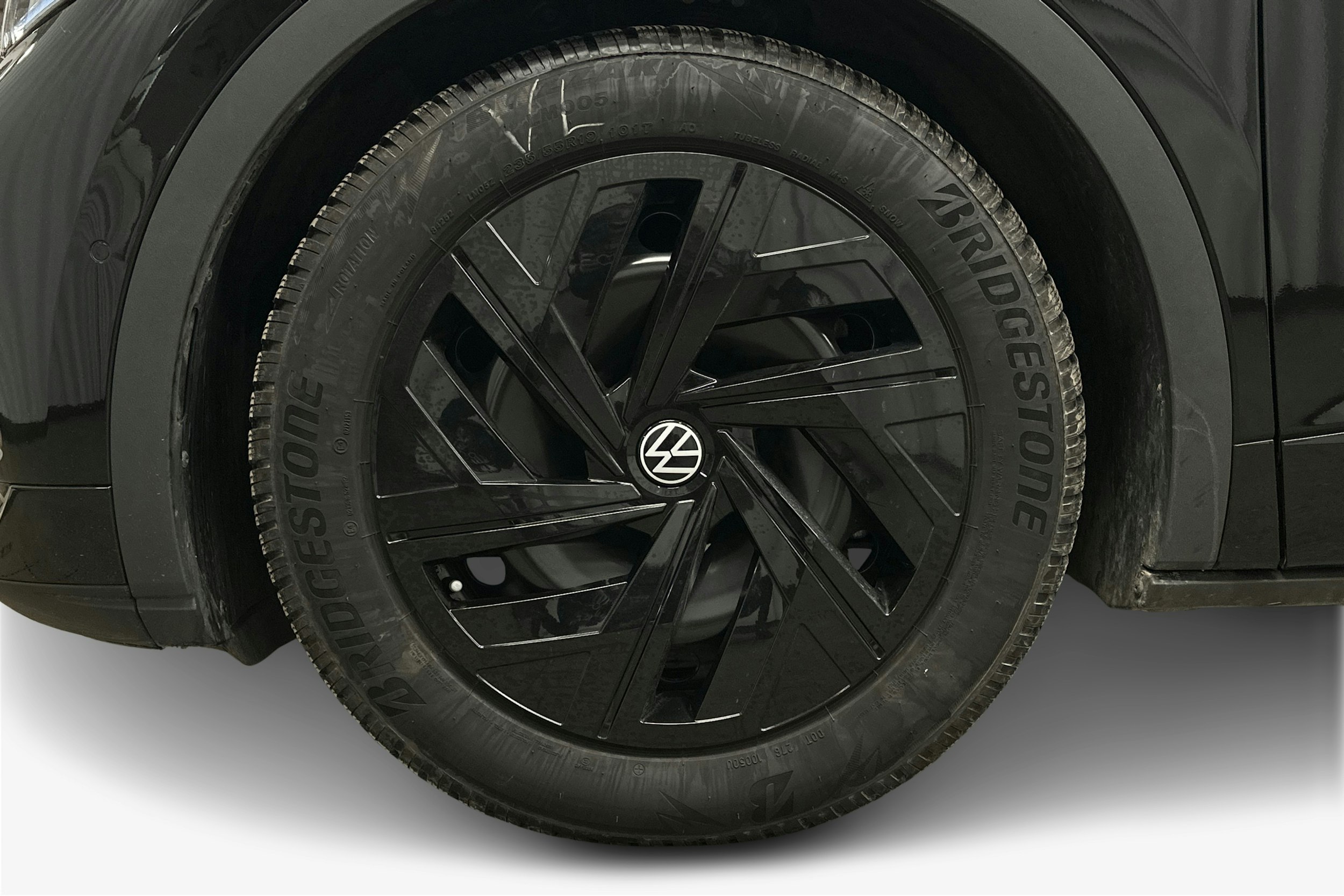 musta Volkswagen ID.4 2025 kuva 11.