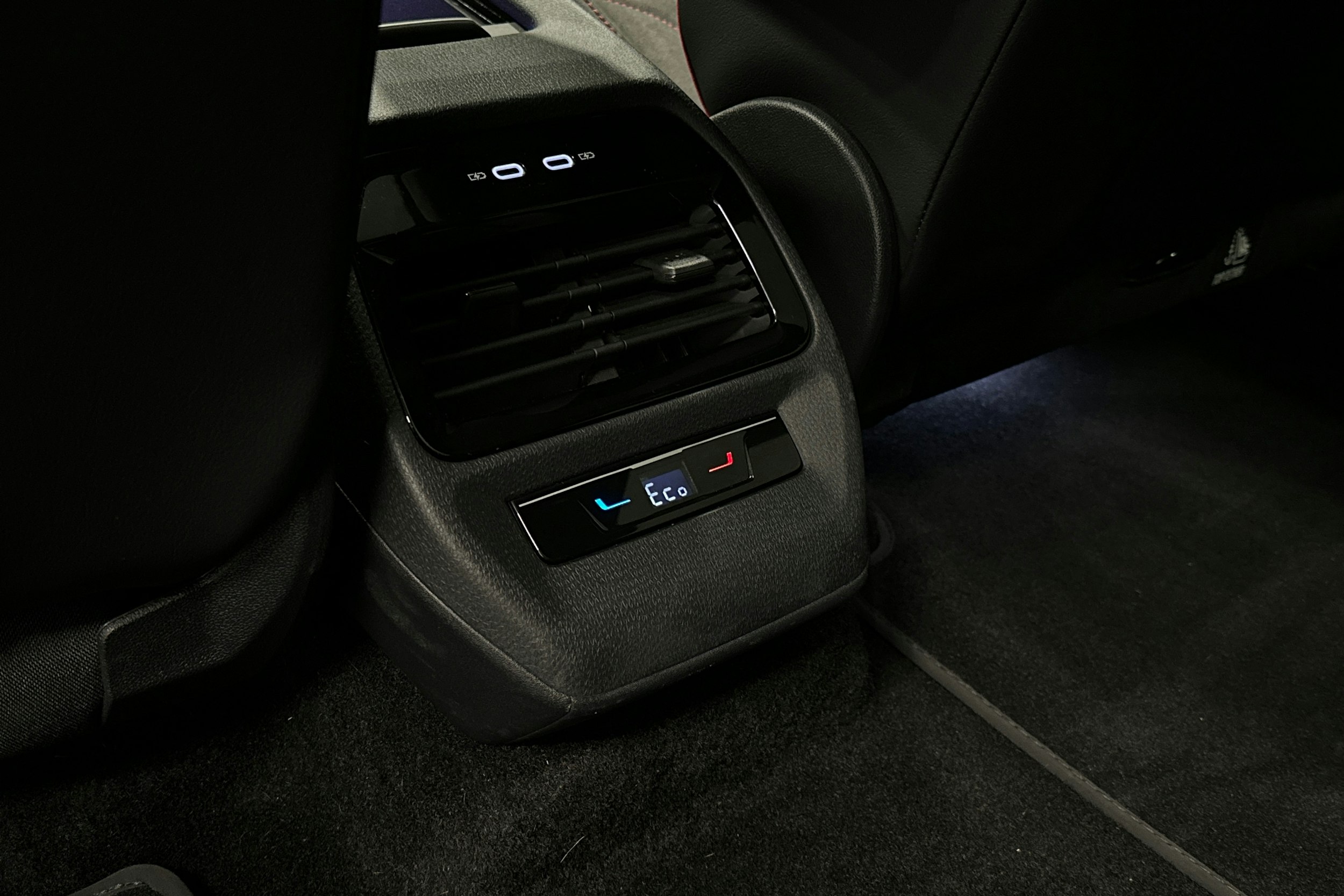 musta Volkswagen ID.4 2025 kuva 31.