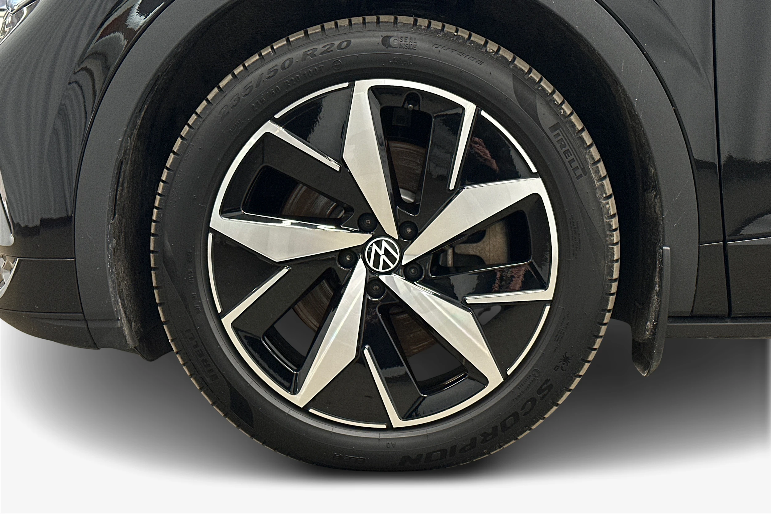 musta Volkswagen ID.4 2024 kuva 9.