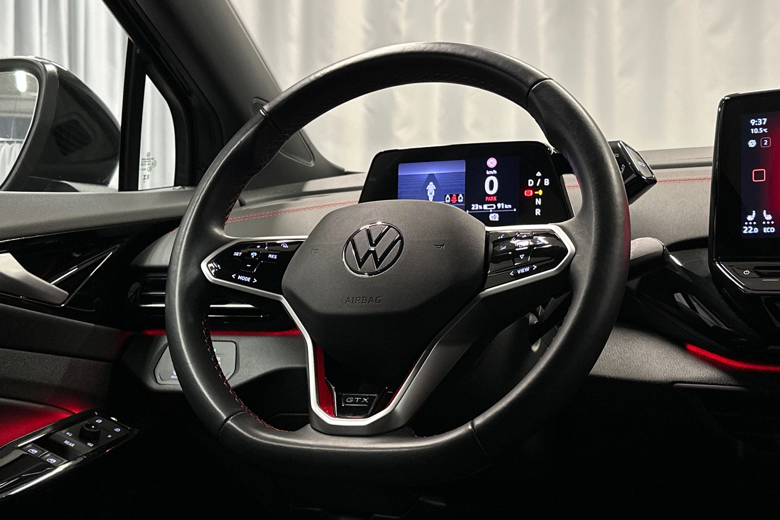 musta Volkswagen ID.4 2024 kuva 13.