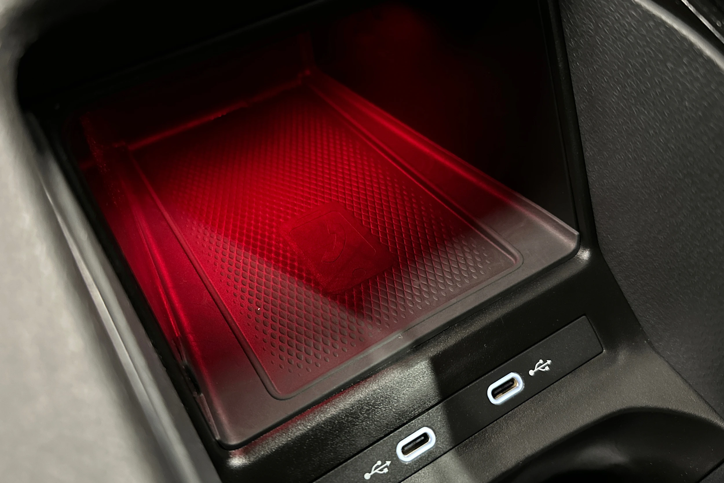 musta Volkswagen ID.4 2024 kuva 25.