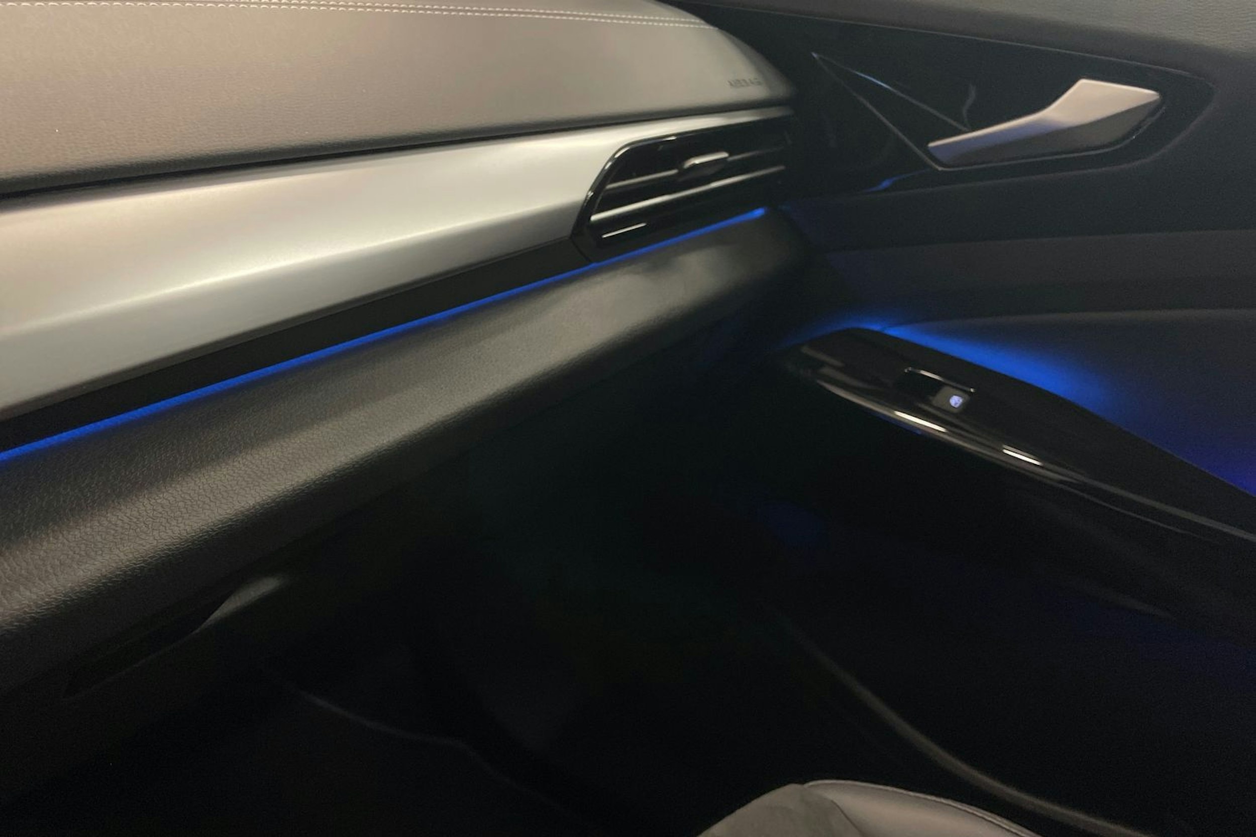 Musta Volkswagen ID.4 2024 kuva 19.