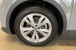 harmaa Volkswagen ID.4 2024 kuva 11.