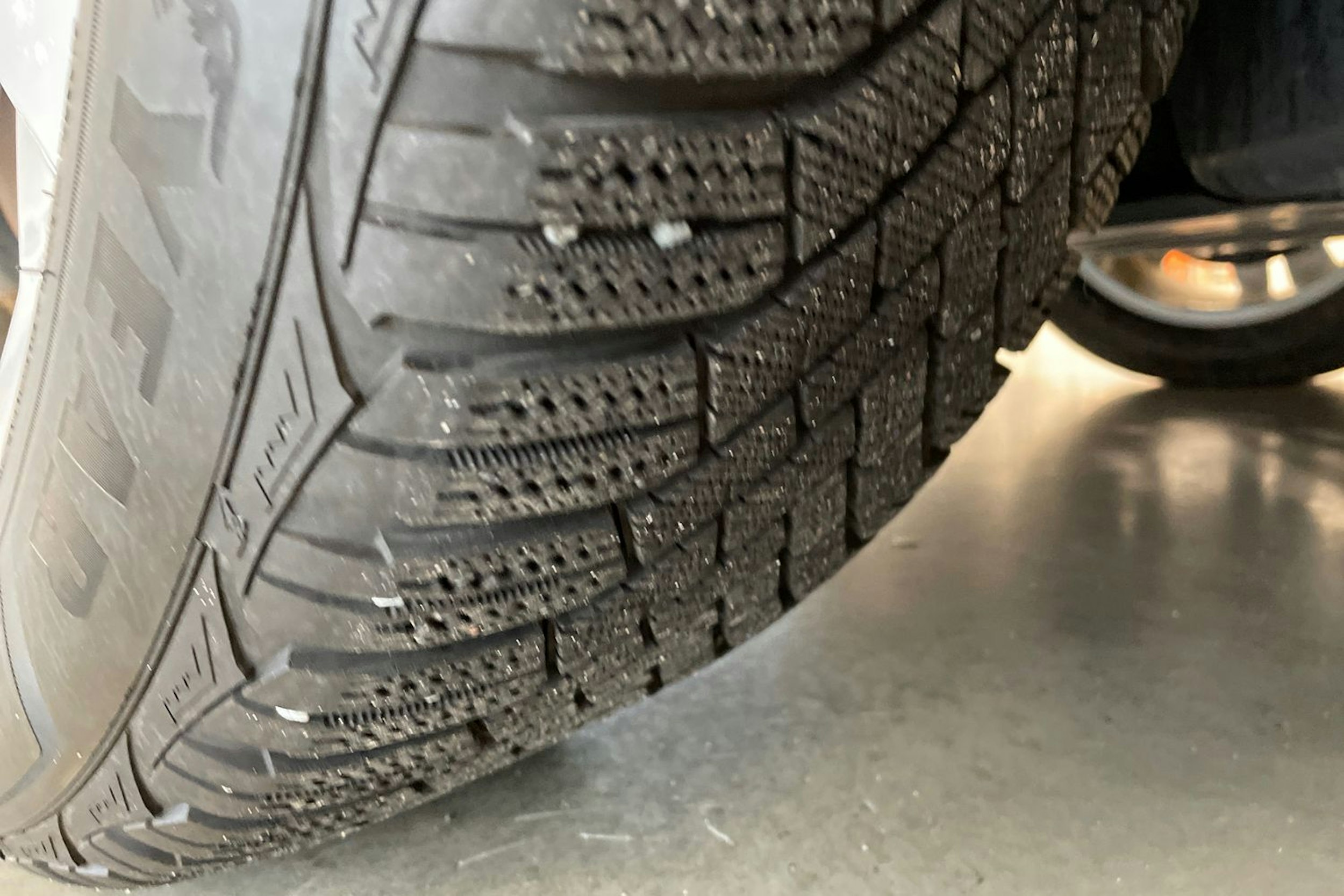 harmaa Volkswagen ID.4 2024 kuva 13.