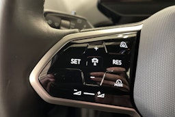 harmaa Volkswagen ID.4 2024 kuva 18.