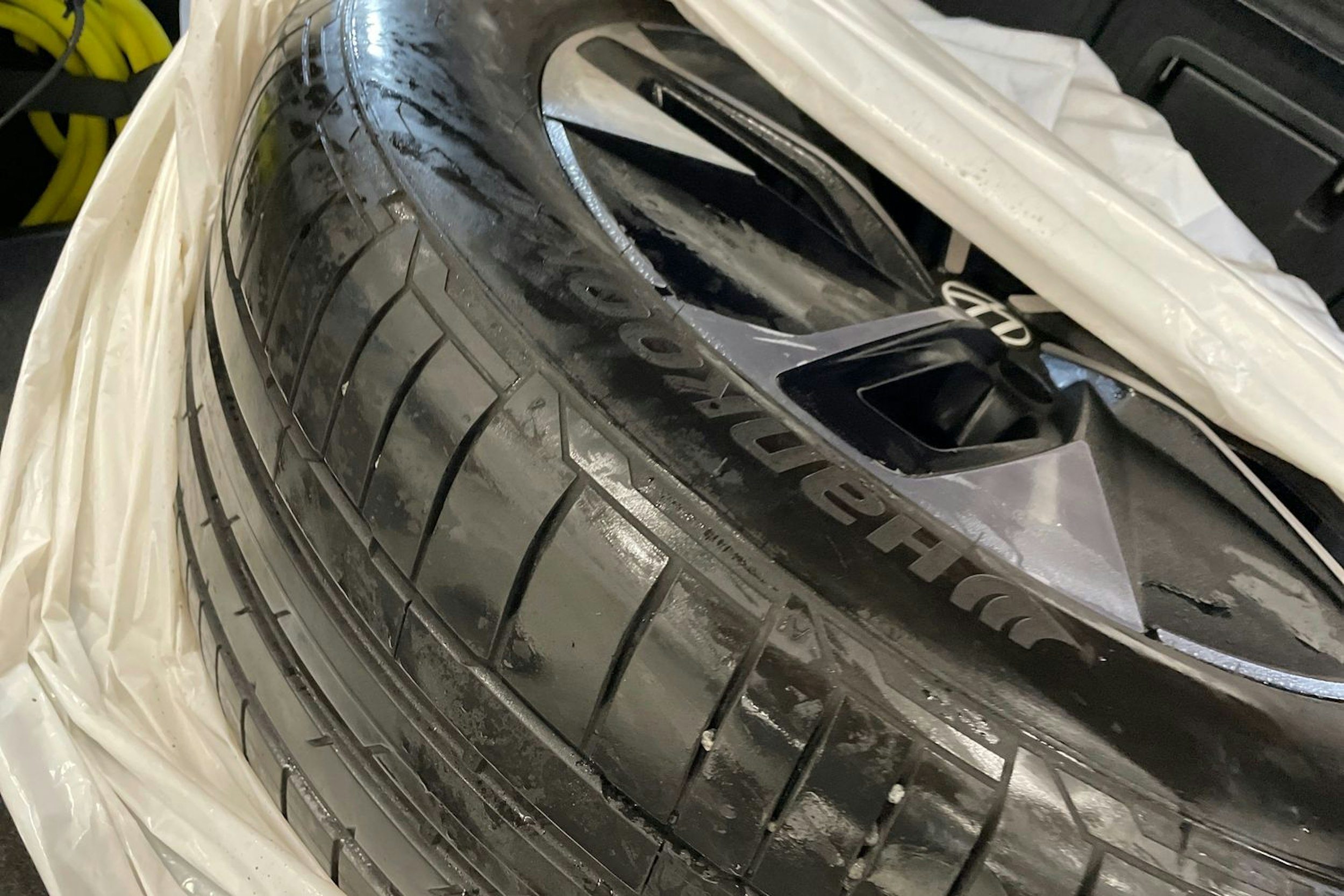 harmaa Volkswagen ID.4 2024 kuva 45.