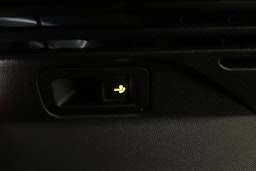 sininen Volkswagen ID.4 2024 kuva 16.
