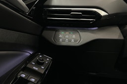 sininen Volkswagen ID.4 2024 kuva 22.