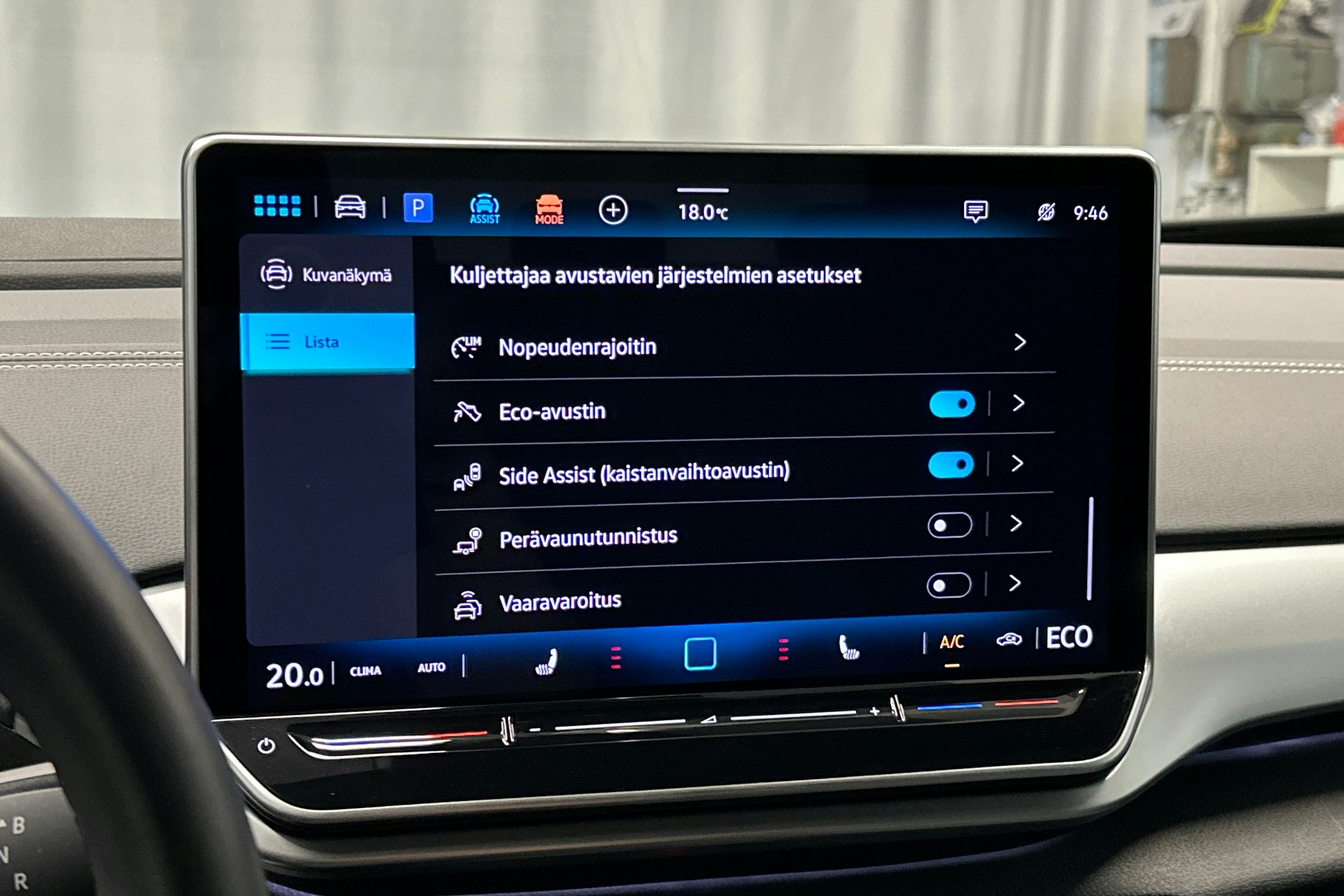 sininen Volkswagen ID.4 2024 kuva 32.