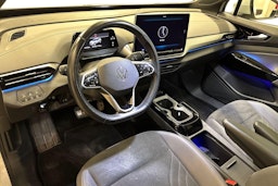 Valkoinen Volkswagen ID.4 2024 kuva 7.