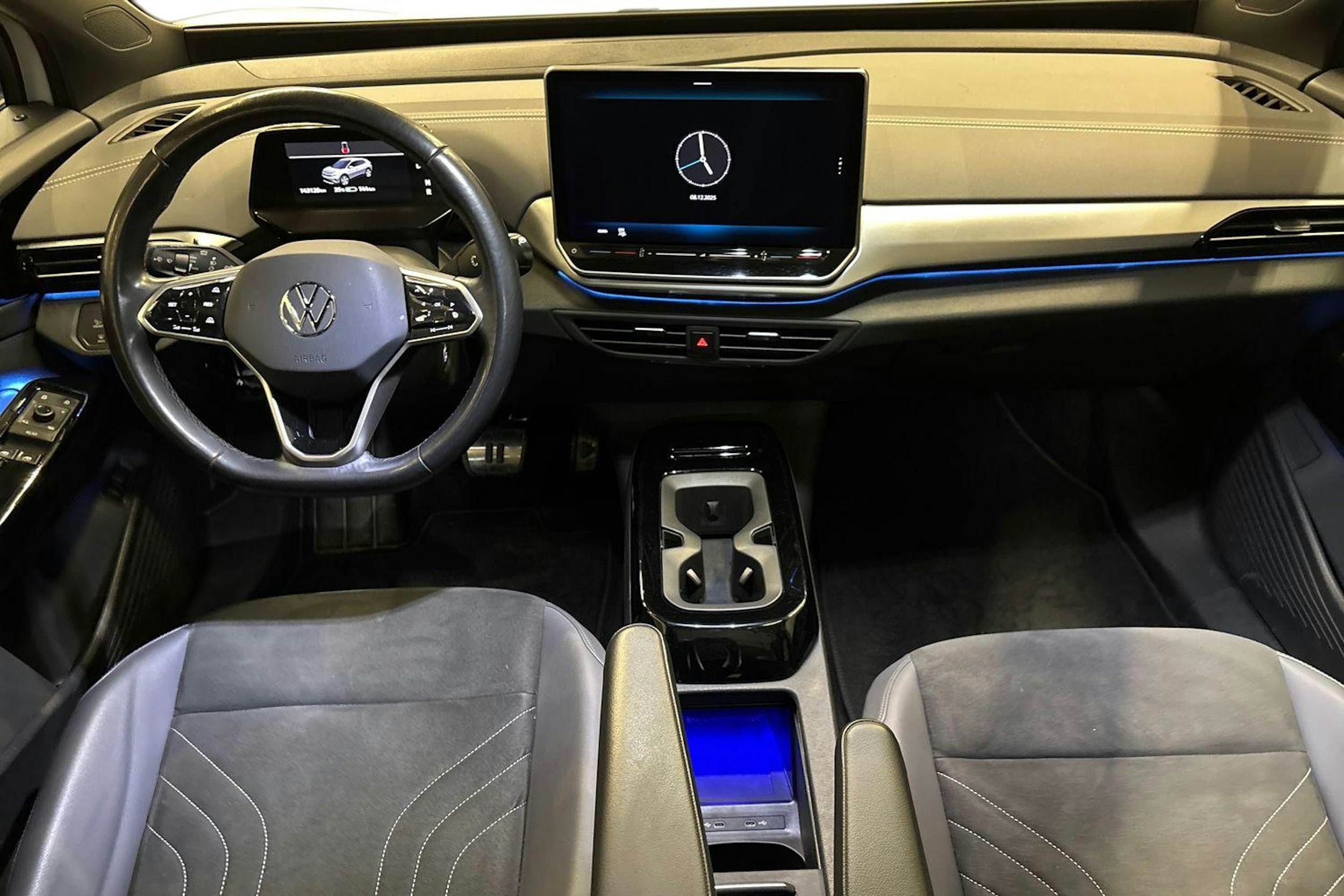 Valkoinen Volkswagen ID.4 2024 kuva 9.