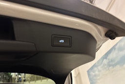 Valkoinen Volkswagen ID.4 2024 kuva 17.