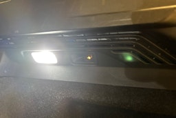 Valkoinen Volkswagen ID.4 2024 kuva 18.