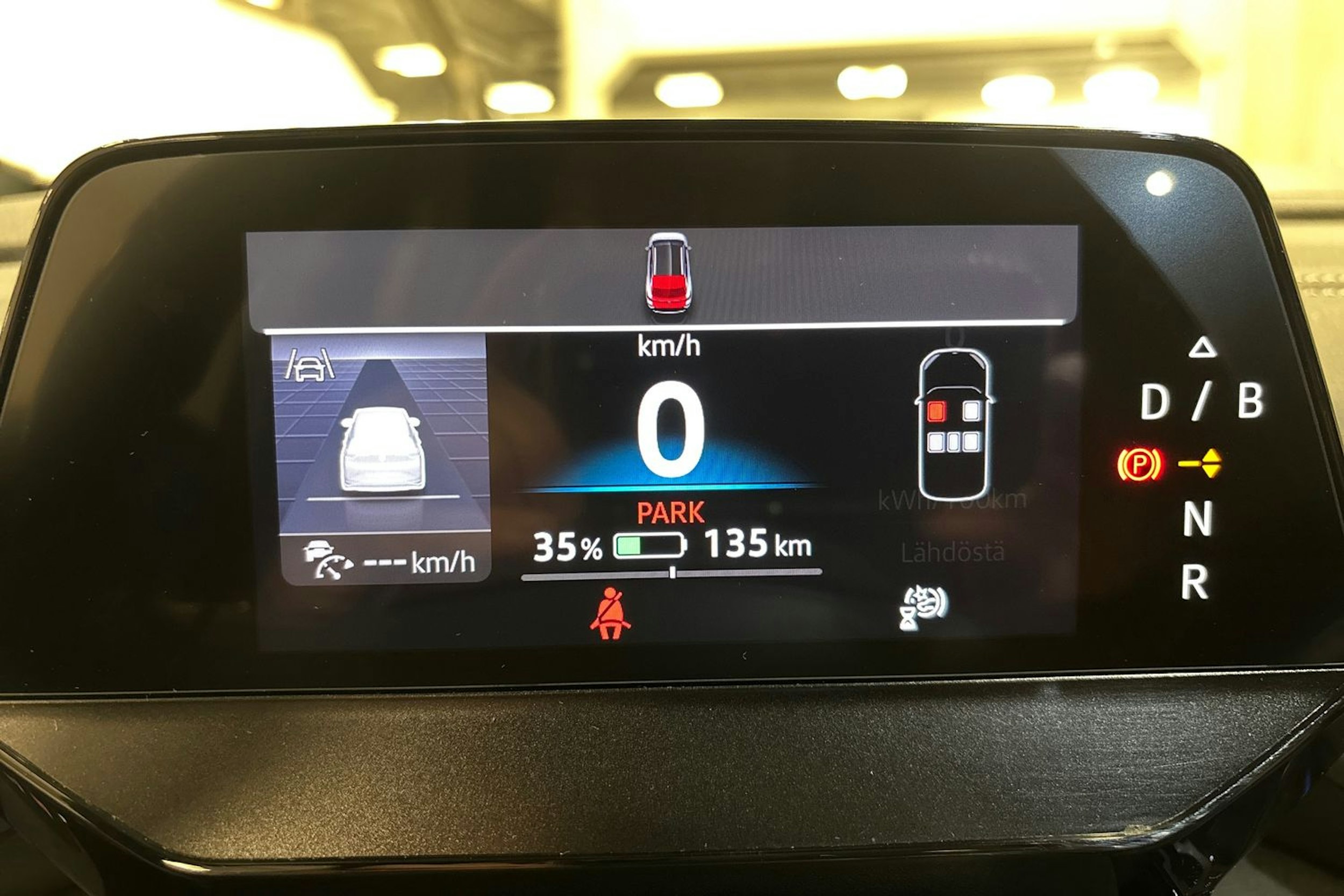 Valkoinen Volkswagen ID.4 2024 kuva 22.