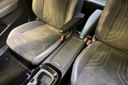 Valkoinen Volkswagen ID.4 2024 kuva 28.