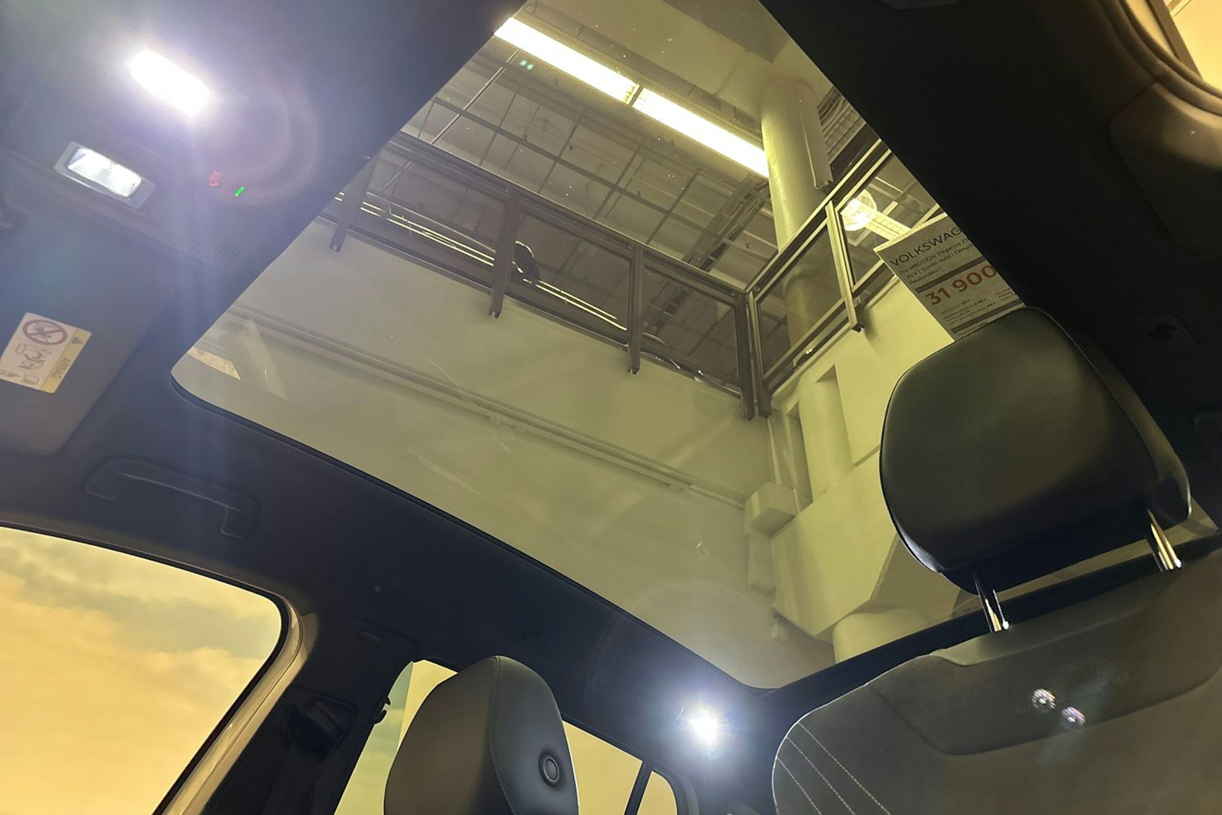 Valkoinen Volkswagen ID.4 2024 kuva 30.