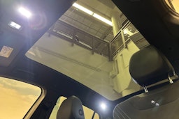 Valkoinen Volkswagen ID.4 2024 kuva 30.