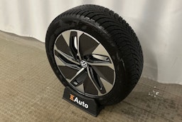 punainen Volkswagen ID.4 2024 kuva 13.