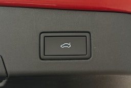 punainen Volkswagen ID.4 2024 kuva 15.