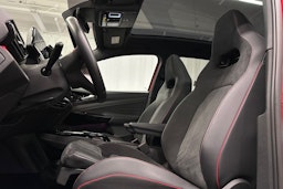 punainen Volkswagen ID.4 2024 kuva 17.