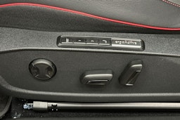 punainen Volkswagen ID.4 2024 kuva 18.