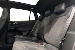 punainen Volkswagen ID.4 2024 kuva 10.