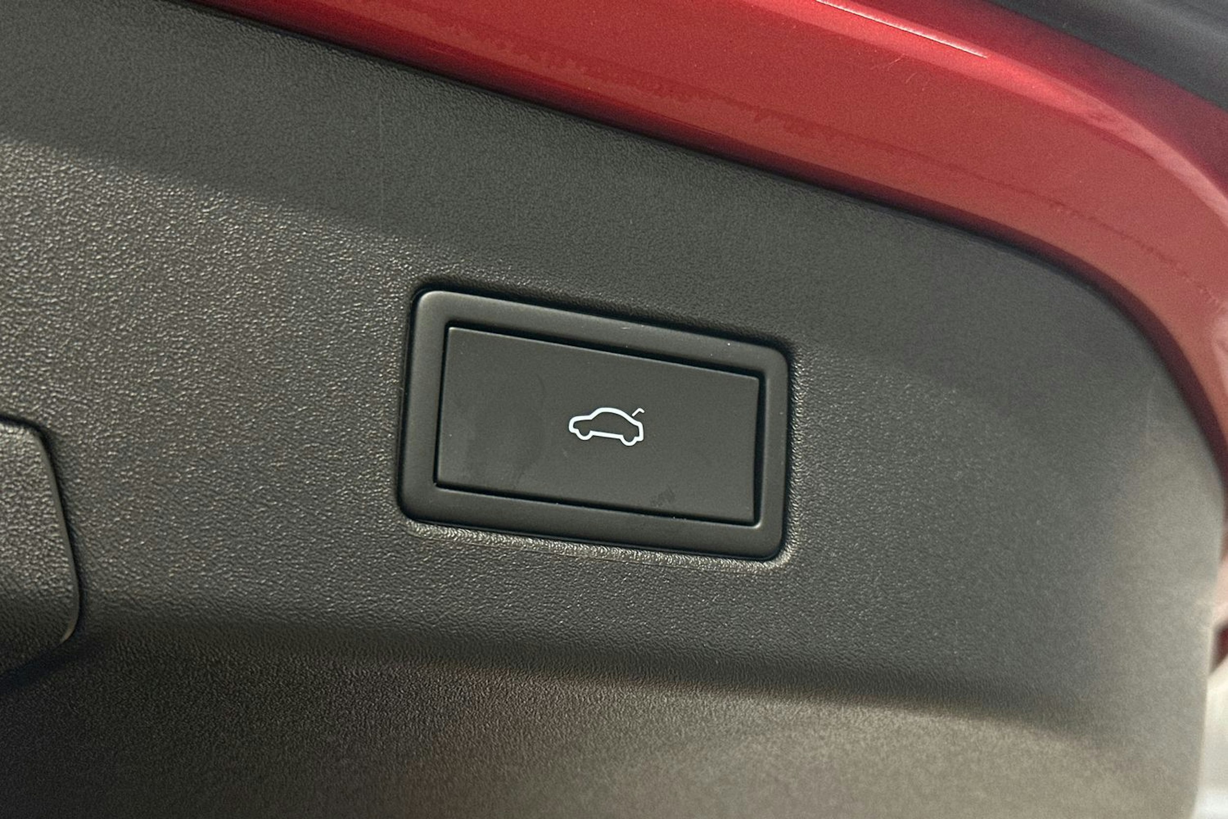 punainen Volkswagen ID.4 2024 kuva 15.