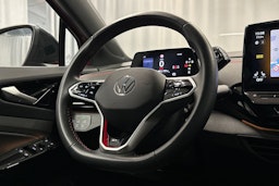 punainen Volkswagen ID.4 2024 kuva 16.