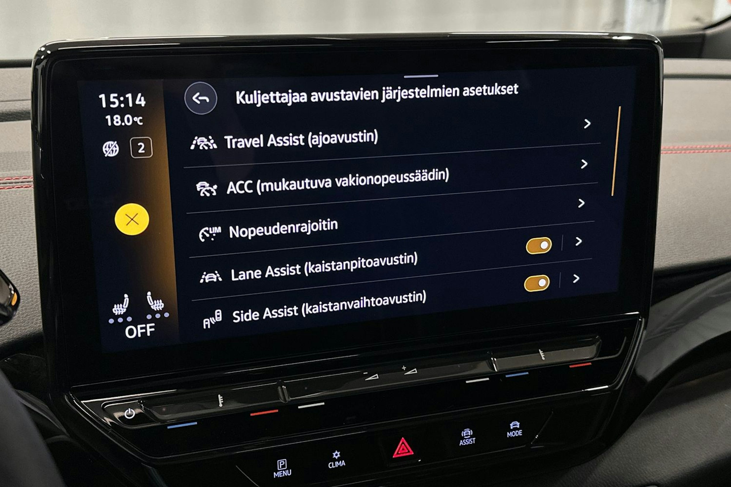 punainen Volkswagen ID.4 2024 kuva 29.