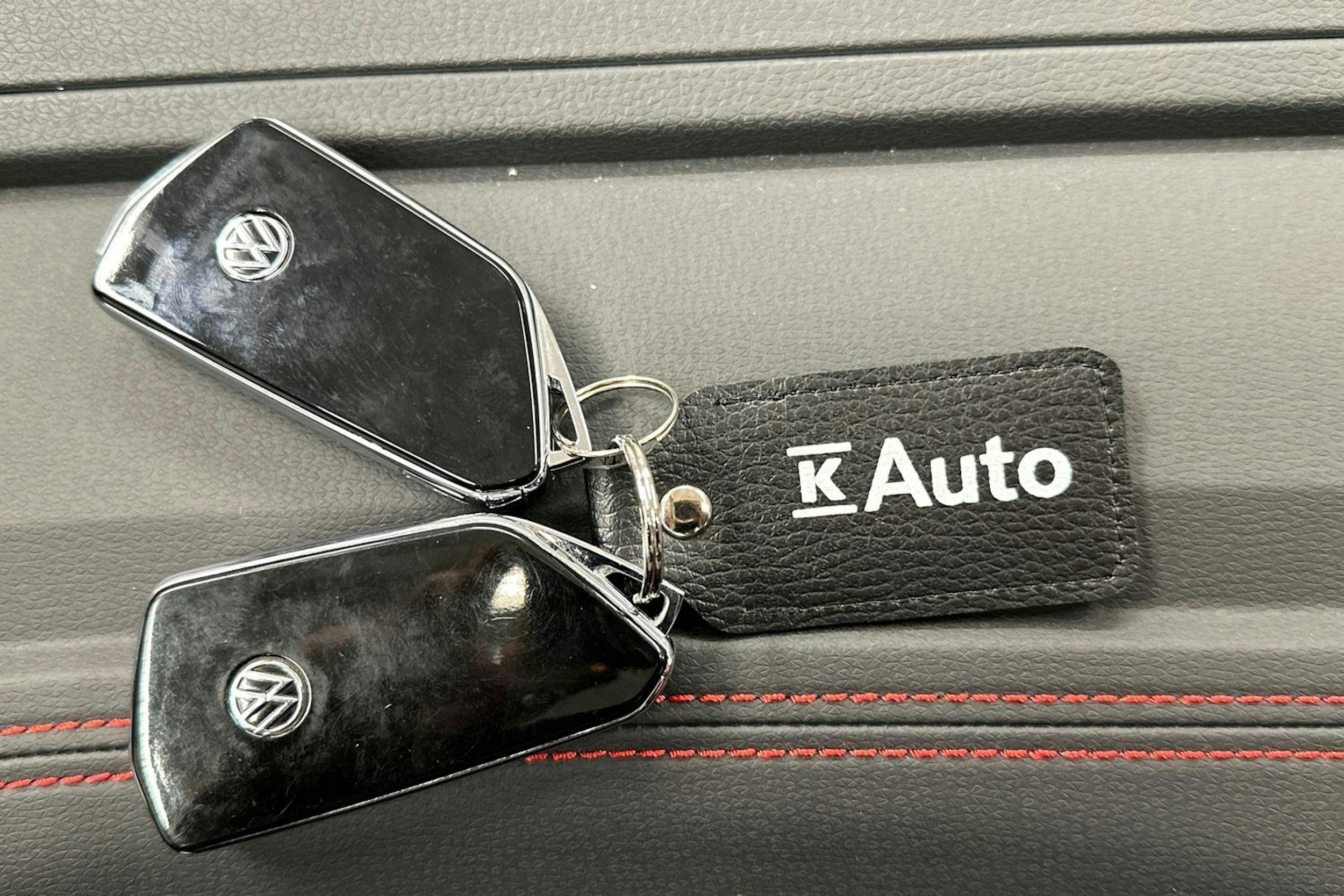 punainen Volkswagen ID.4 2024 kuva 35.