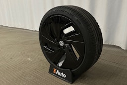 valkoinen Volkswagen ID.4 2024 kuva 13.