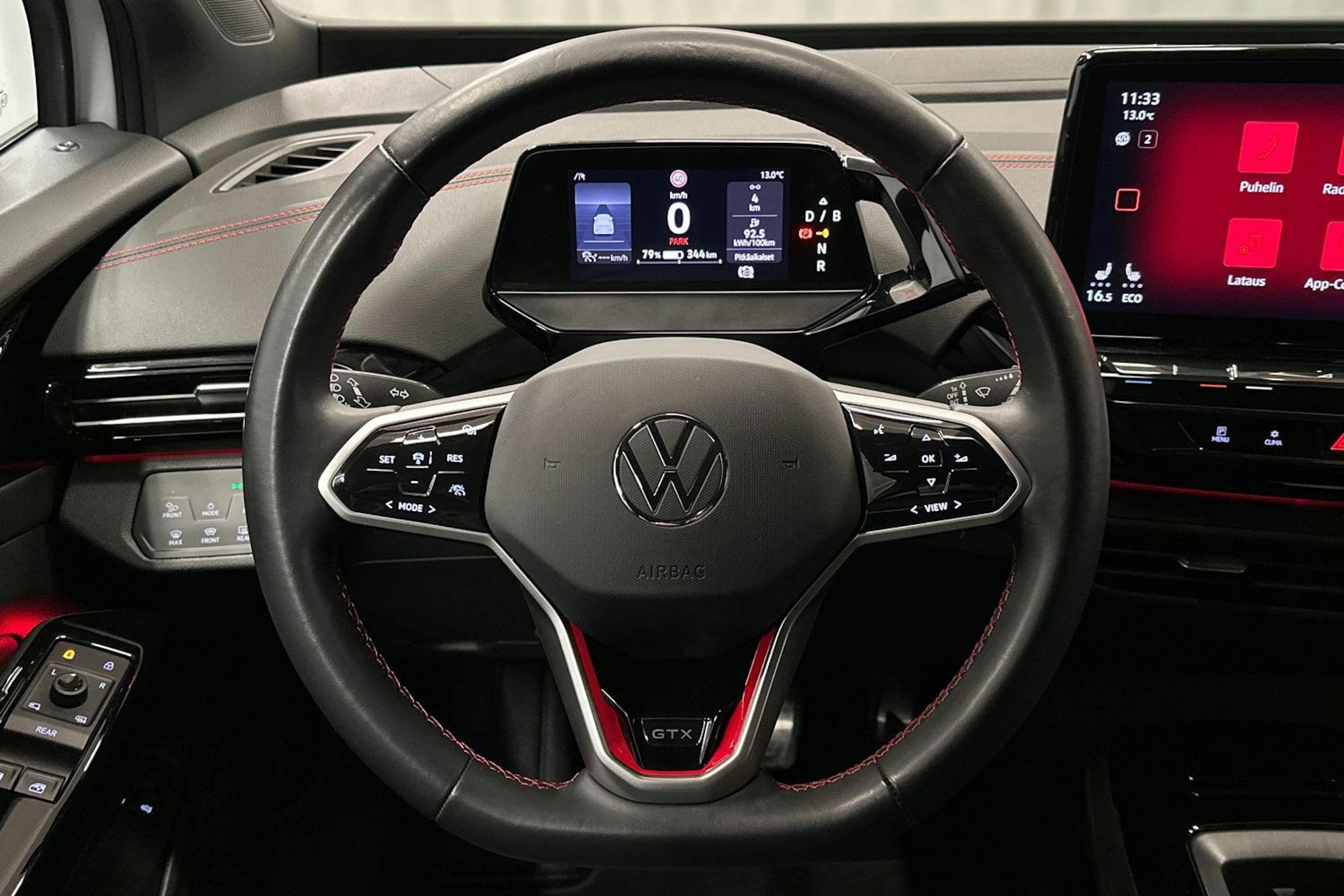 valkoinen Volkswagen ID.4 2024 kuva 14.