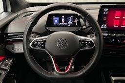 valkoinen Volkswagen ID.4 2024 kuva 14.