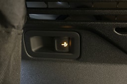 valkoinen Volkswagen ID.4 2024 kuva 17.