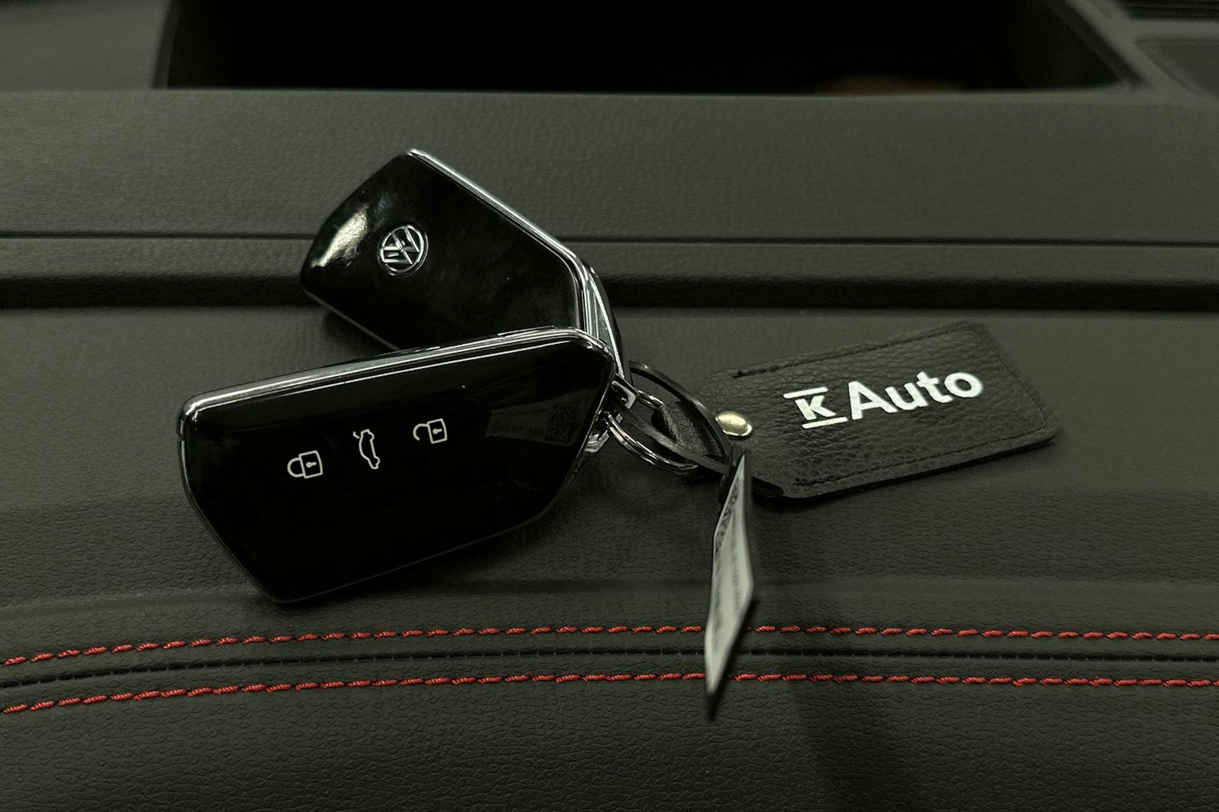 valkoinen Volkswagen ID.4 2024 kuva 37.