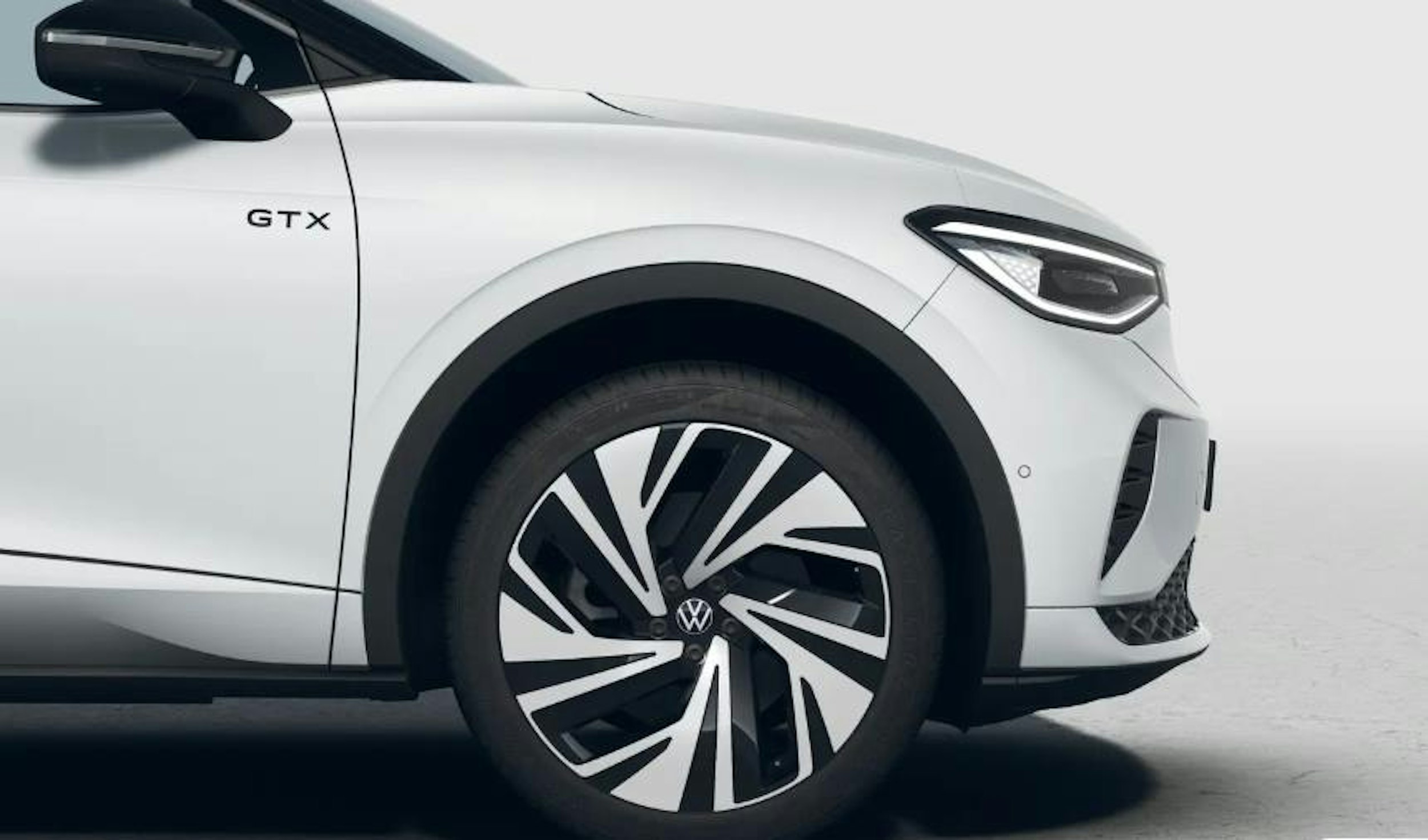 valkoinen Volkswagen ID.4 2025 kuva 5.