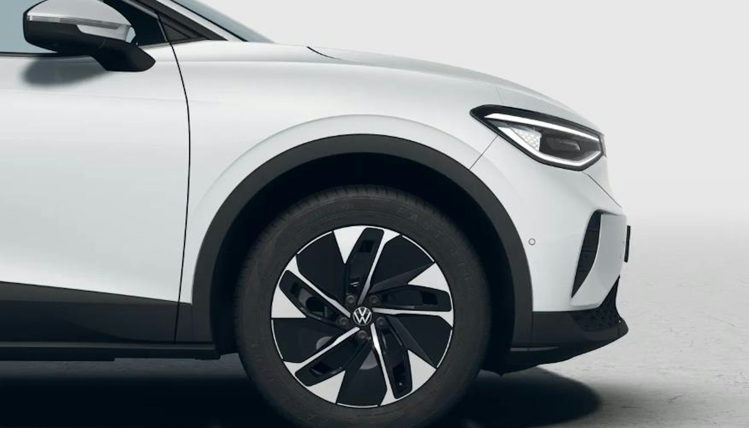 valkoinen Volkswagen ID.4 2025 kuva 5.