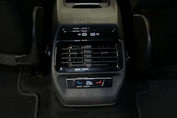 sininen Volkswagen ID.4 2025 kuva 11.