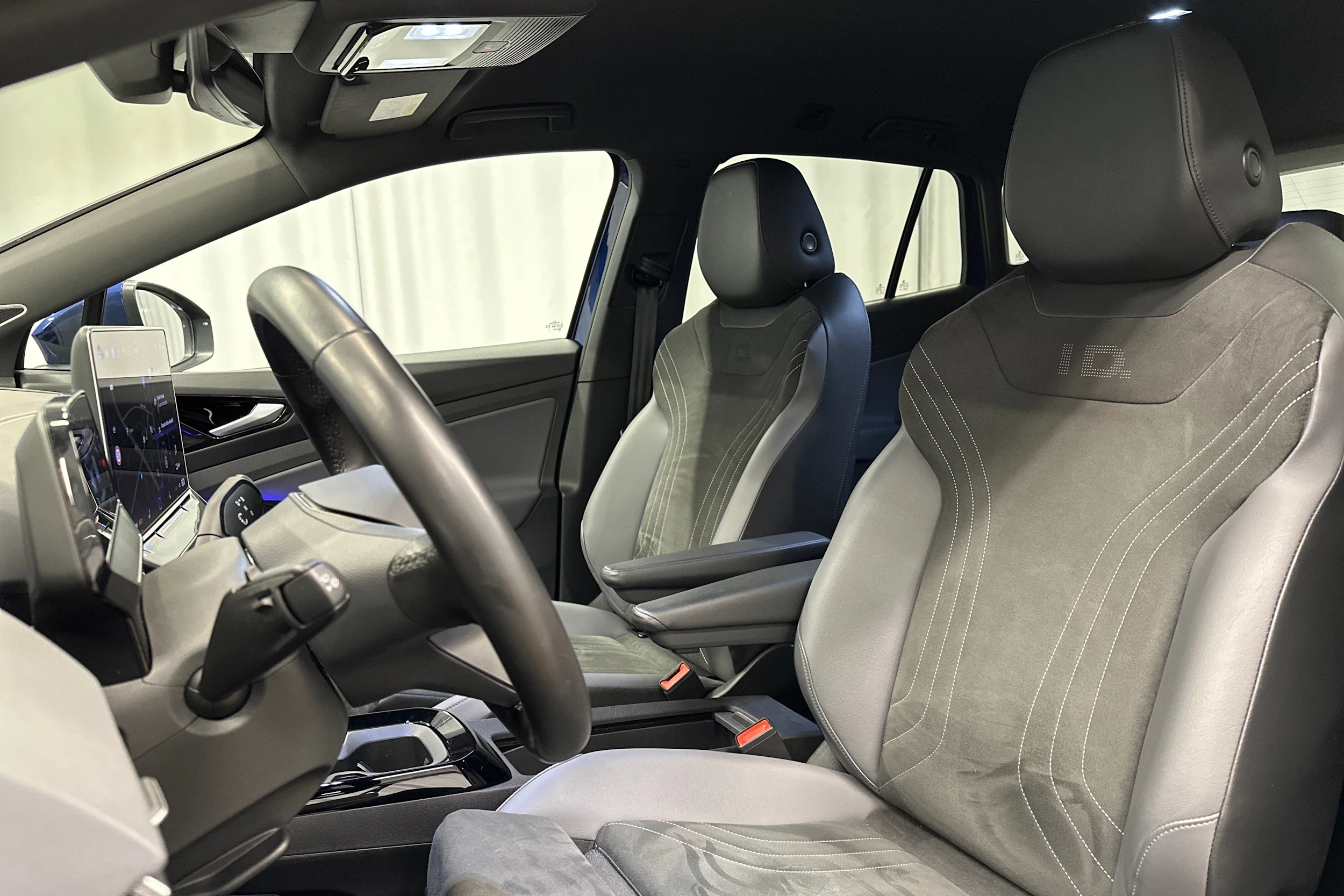 sininen Volkswagen ID.4 2025 kuva 12.