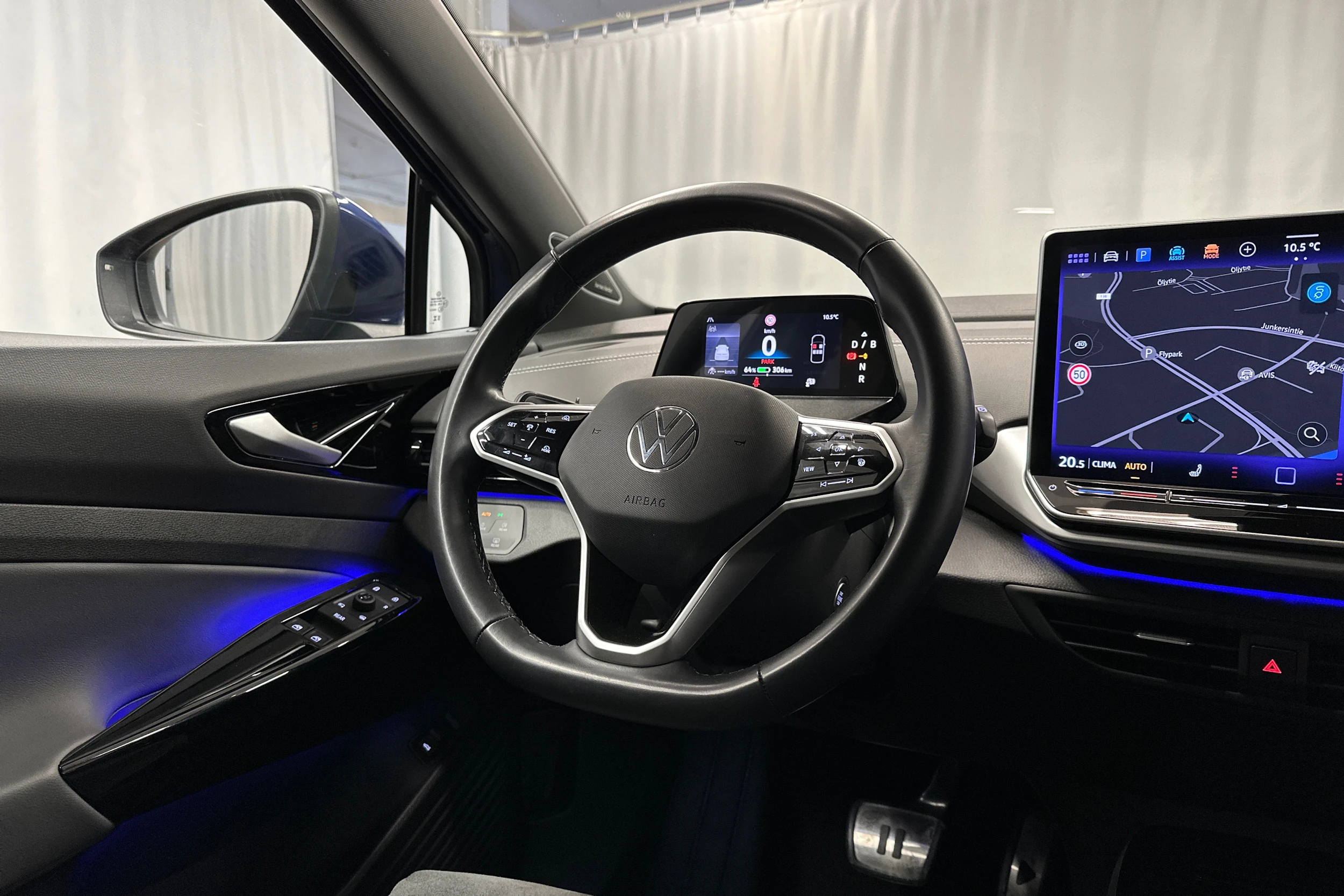 sininen Volkswagen ID.4 2025 kuva 13.