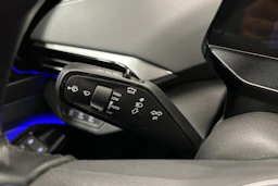 sininen Volkswagen ID.4 2025 kuva 18.