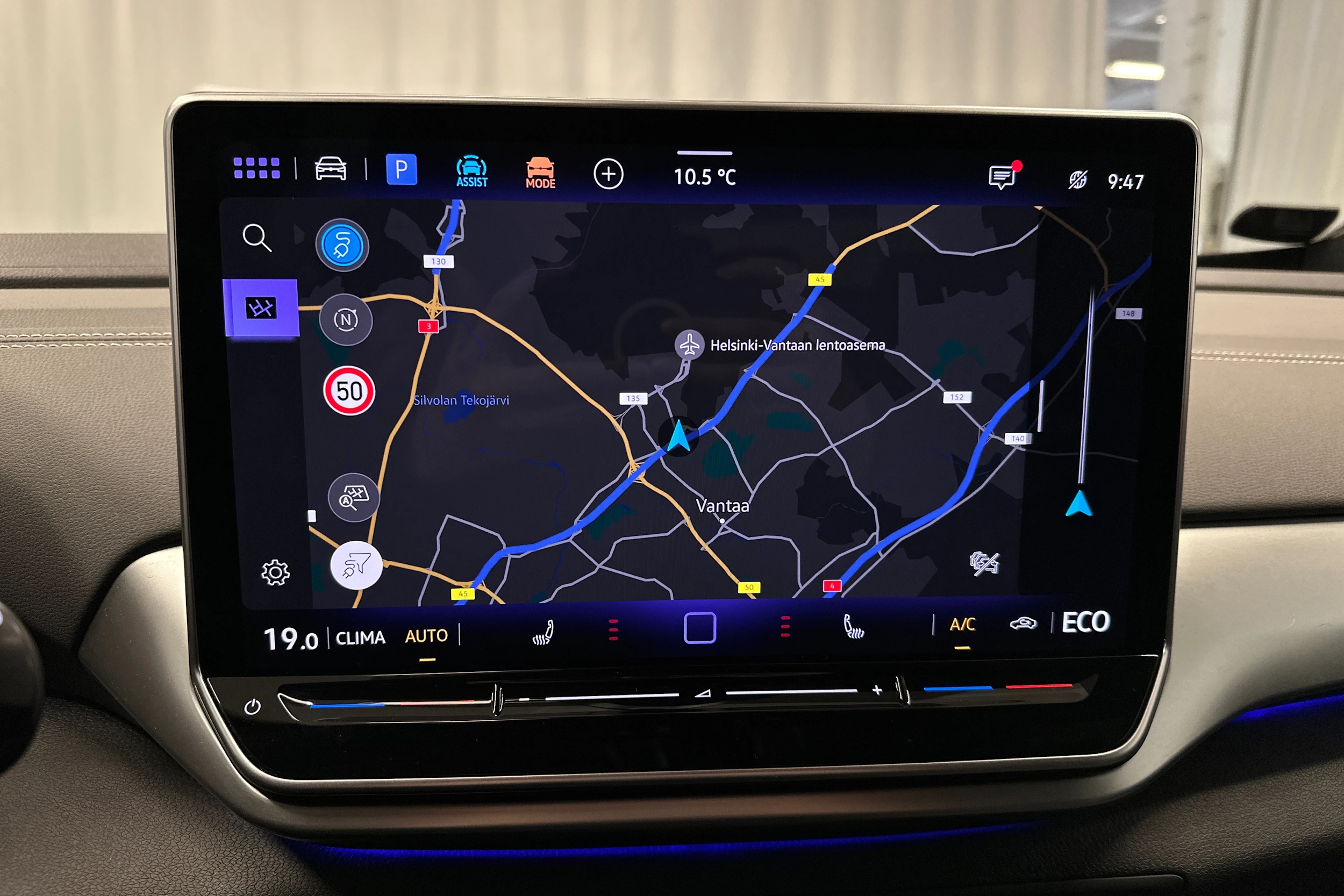 sininen Volkswagen ID.4 2025 kuva 32.