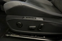 sininen Volkswagen ID.4 2025 kuva 37.