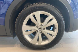 sininen Volkswagen ID.4 2025 kuva 10.