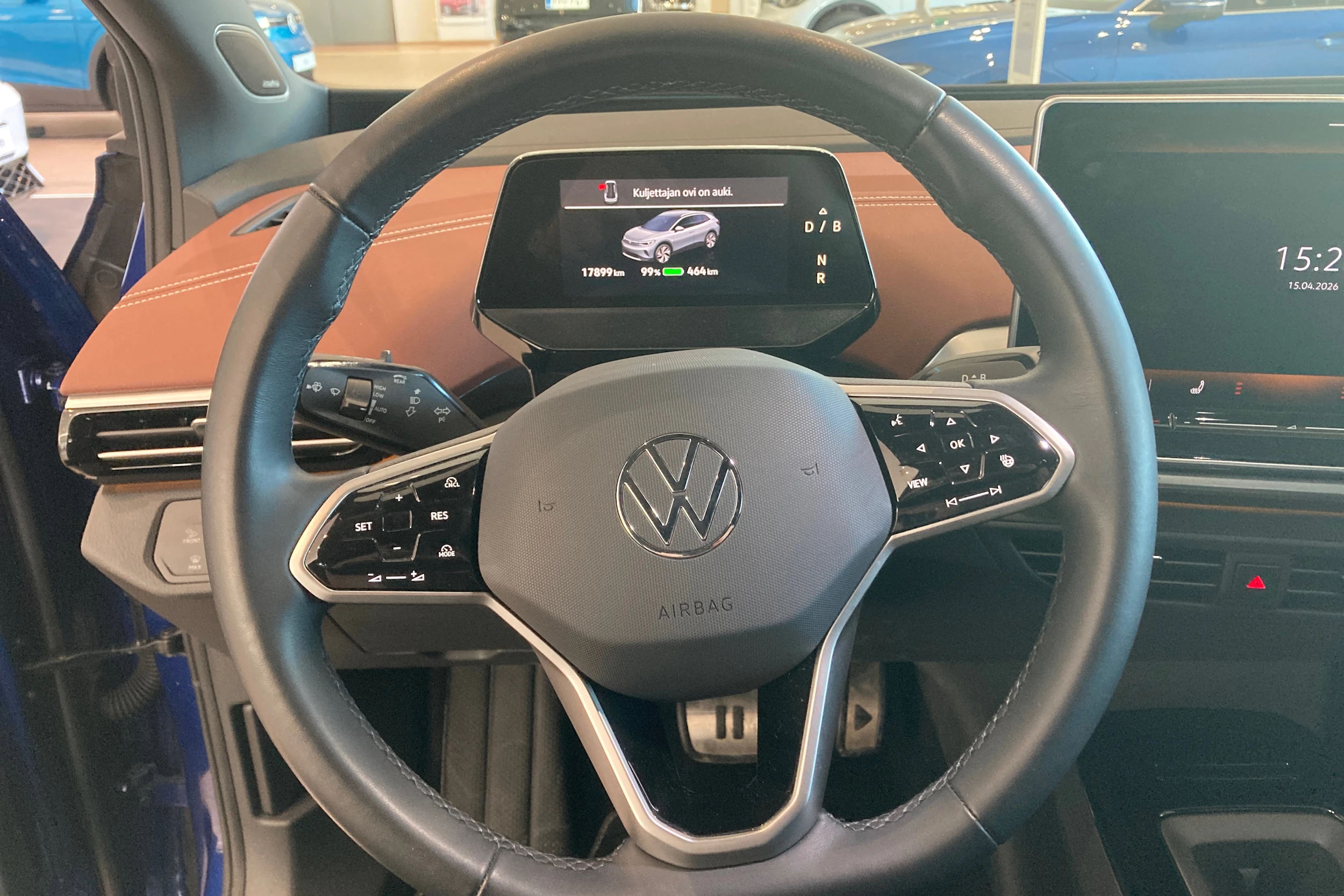 sininen Volkswagen ID.4 2025 kuva 13.