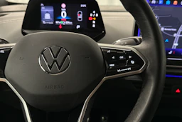 punainen Volkswagen ID.4 2025 kuva 12.
