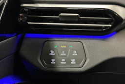 punainen Volkswagen ID.4 2025 kuva 14.