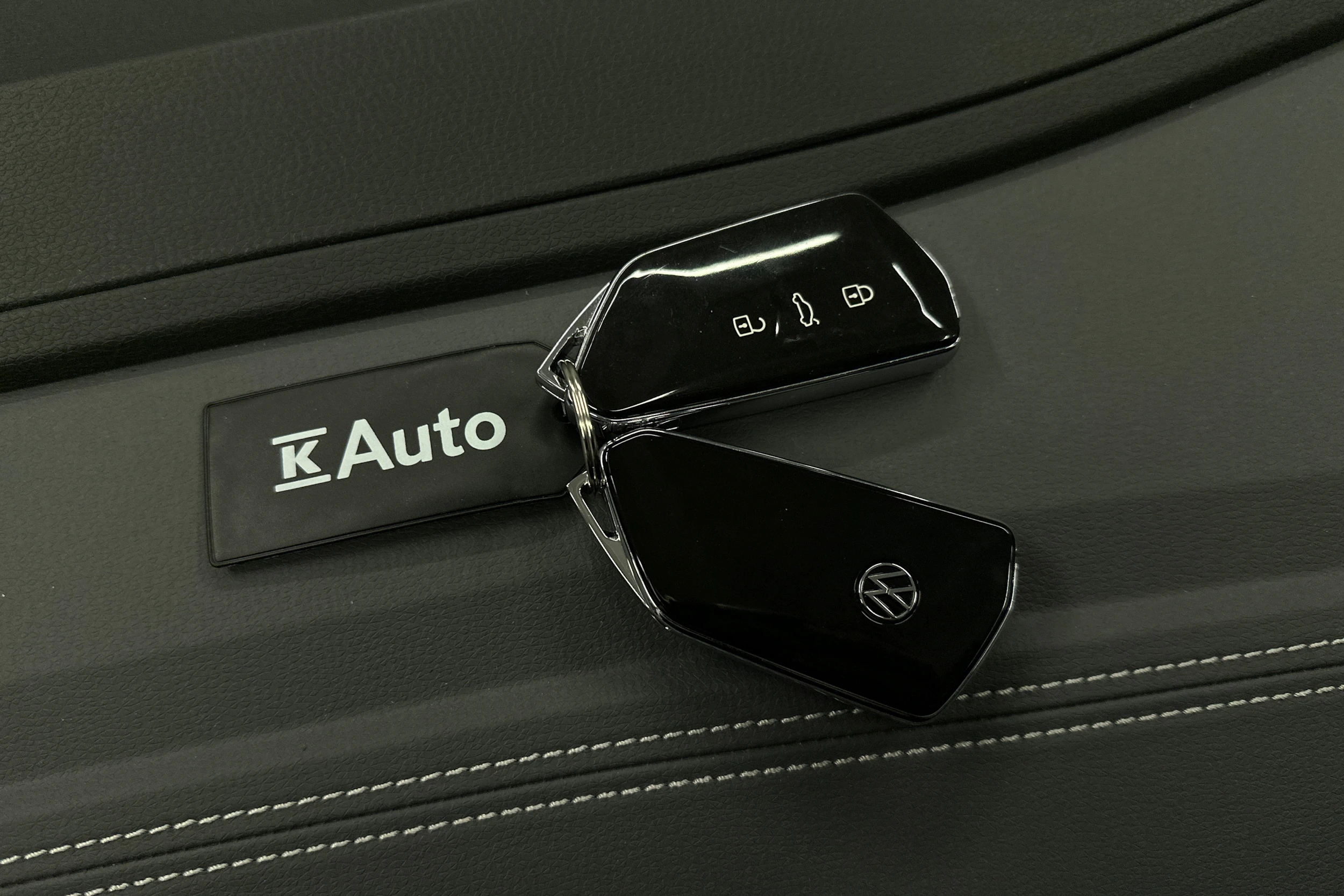 punainen Volkswagen ID.4 2025 kuva 37.