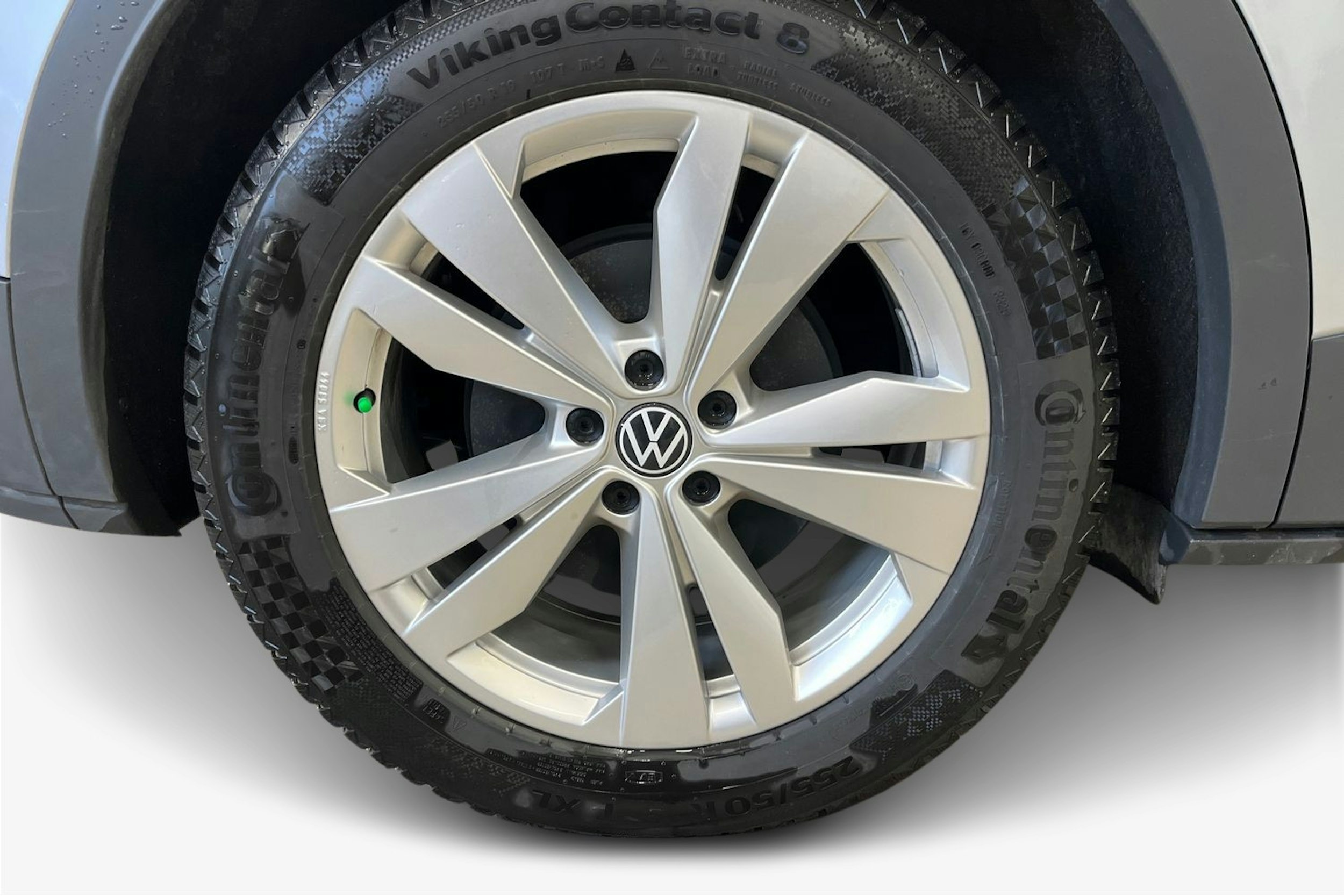 harmaa Volkswagen ID.4 2025 kuva 9.