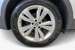 harmaa Volkswagen ID.4 2025 kuva 9.